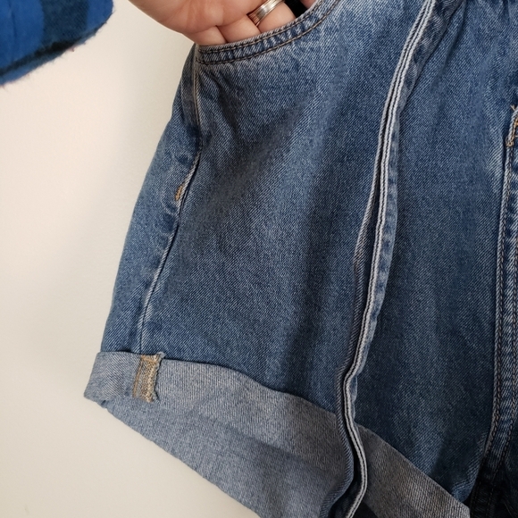 Sws waist paper bag denim shorts with belt. Sz 5 - Picture 3 of 8